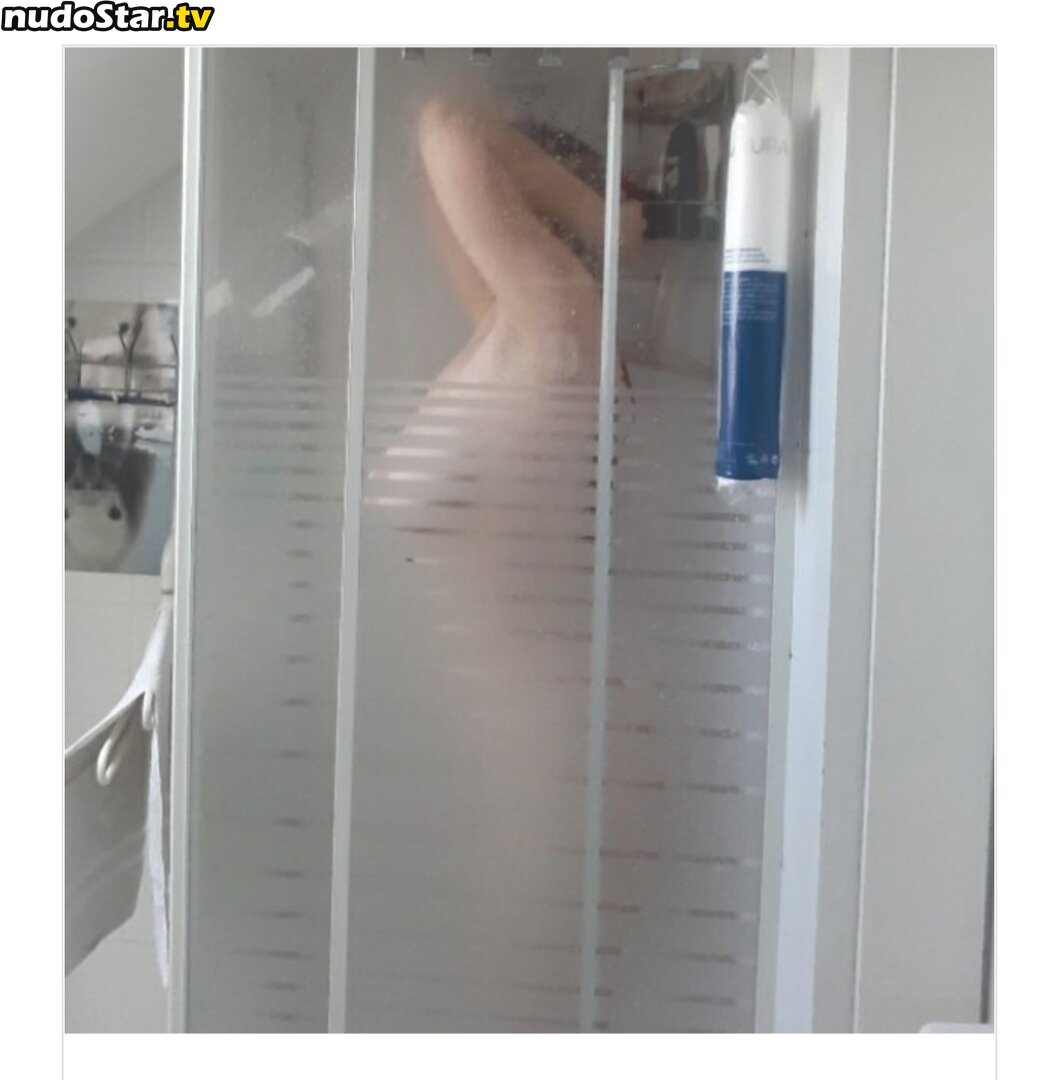 celine.ro._ Naakte OnlyFans Gelekte Foto #22