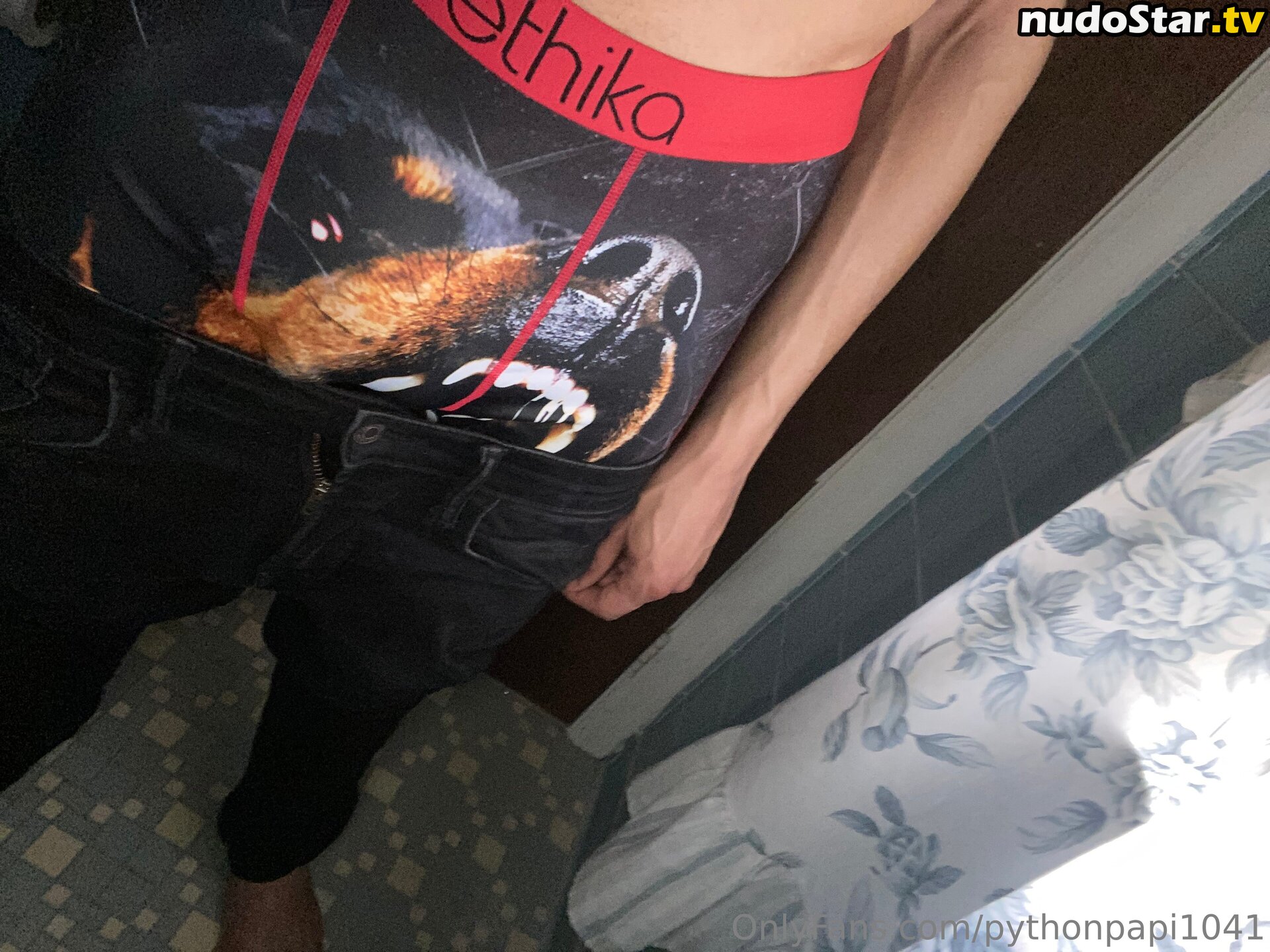 pythonpaige / pythonpapi1041 Naakte OnlyFans Gelekte Foto #1