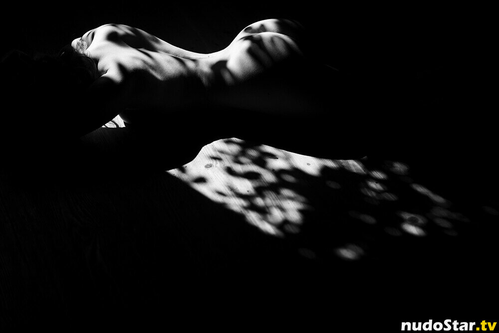 thinloth Naakte OnlyFans Gelekte Foto #8