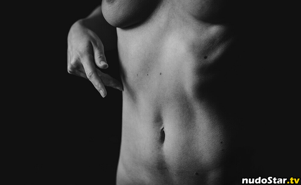 thinloth Naakte OnlyFans Gelekte Foto #18