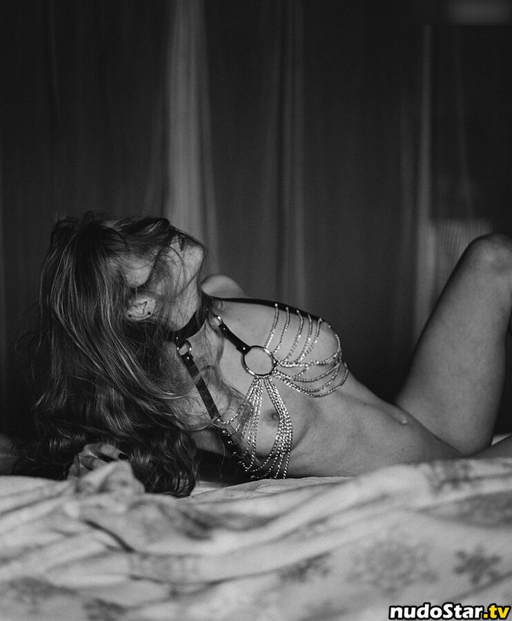 thinloth Naakte OnlyFans Gelekte Foto #32