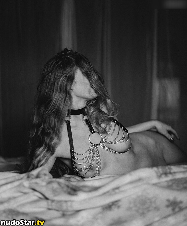 thinloth Naakte OnlyFans Gelekte Foto #33